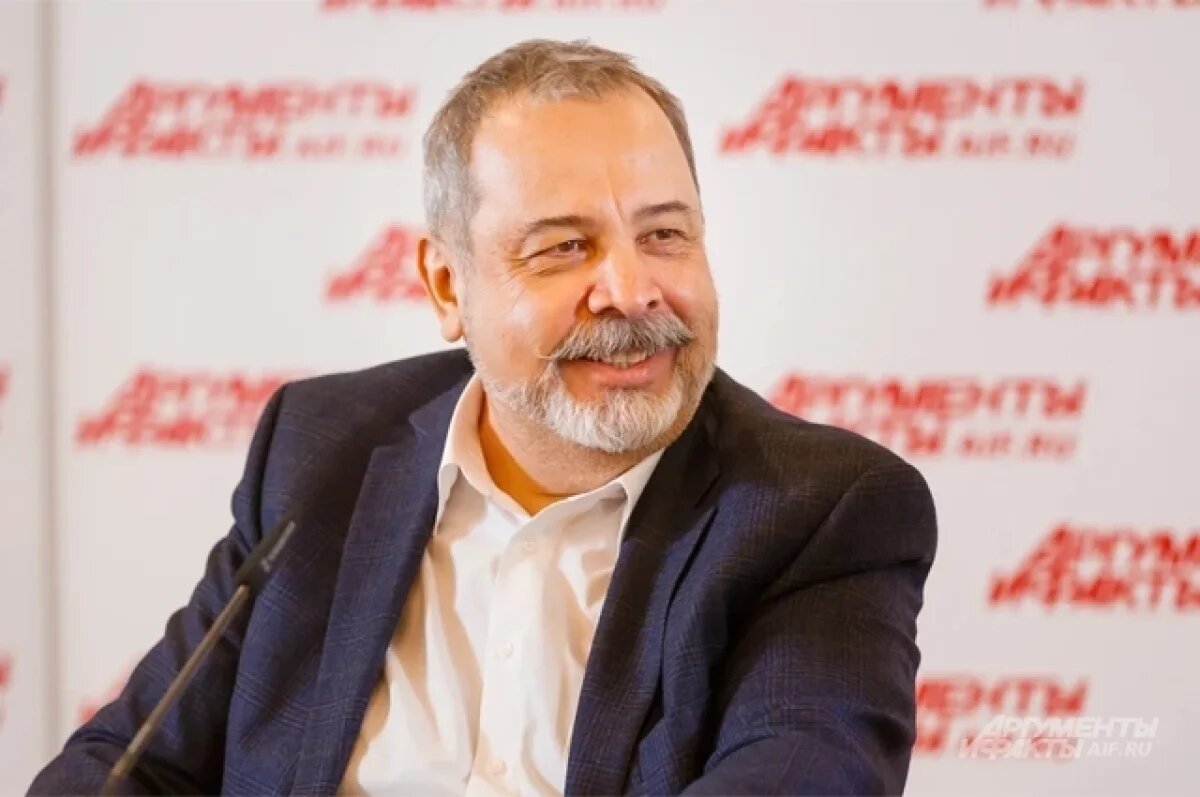    В клинике Ковалькова сообщили, что врач работал до последнего момента