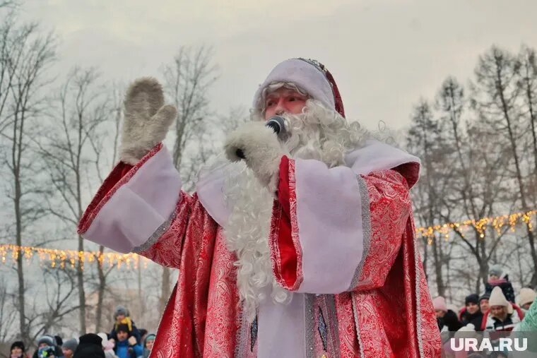 В Кургане работают две новогодние почты, в которых можно отправить письма Деду Морозу. Фото: Екатерина Сычкова © URA.RU