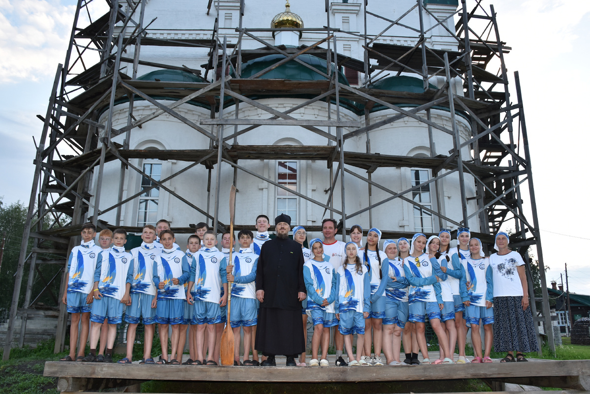 "Тридцать три богатыря и дядька Черномор"))))))))