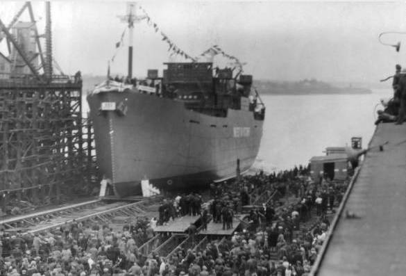 Спуск на воду однотипного парохода SS Ashby Park на верфи Пикту в 1944 году (фото: Wikimedia Commons/ Pictou Historical Photograph Society)