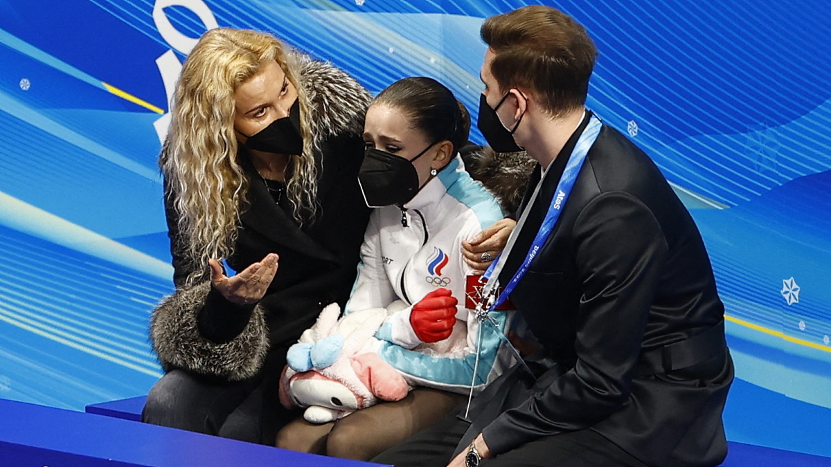 Камила Валиева осталась в Пекине без индивидуальной медали. Фото: REUTERS