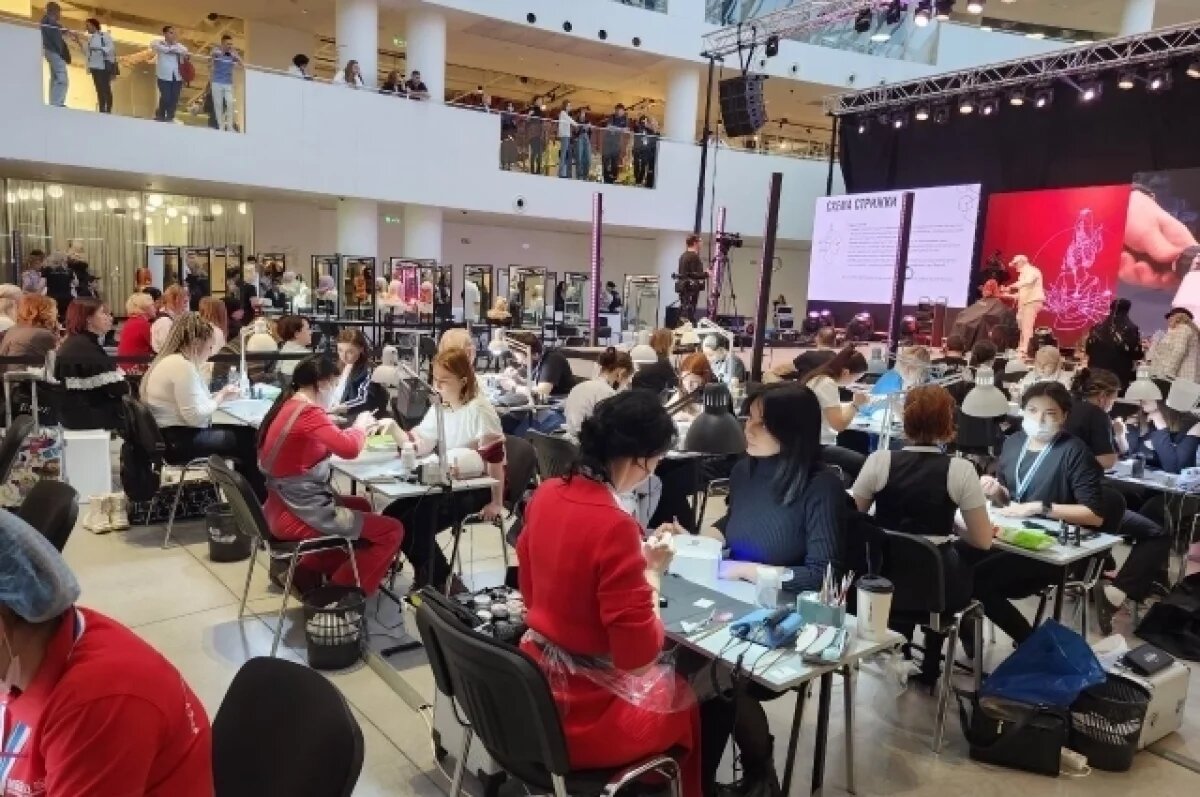    Выставка «Beauty Expo Ural 2024» объединила свыше семи тысяч специалистов индустрии красоты.