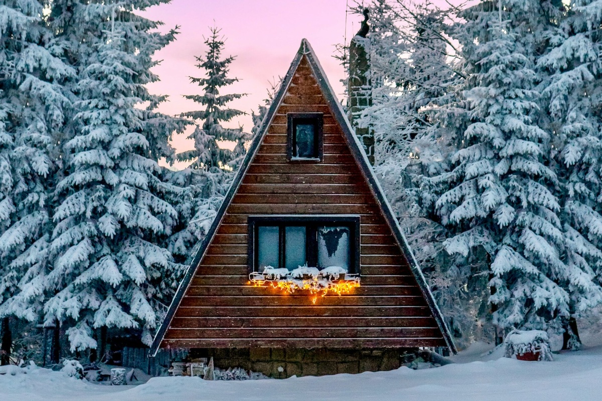     Как сделать дачу сказочной и новогодней? 9 идей и популярных новогодних украшений