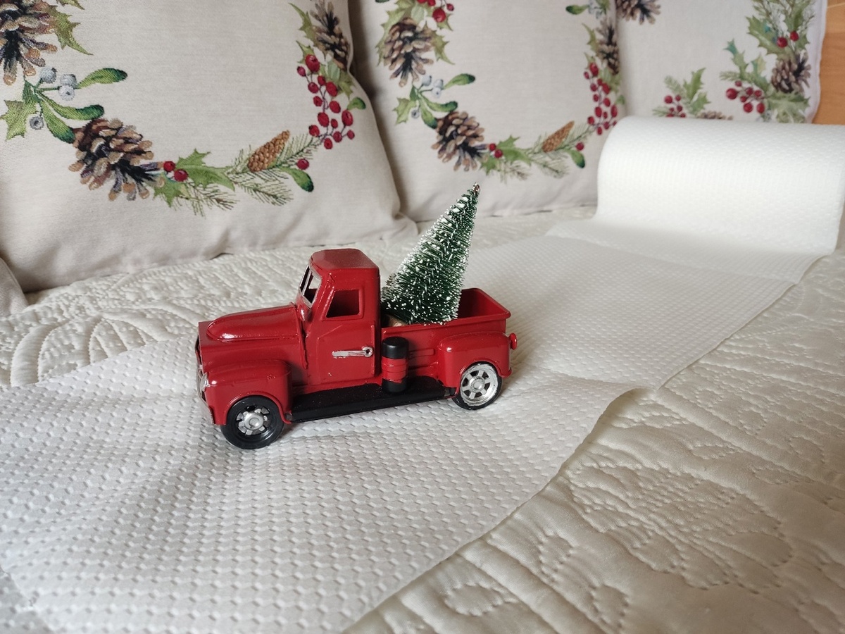 Моток салфеток с перфорацией - удобно отрывать по одной тряпочке