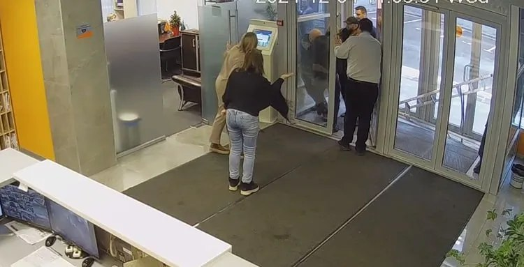 Обложка © кадр видео