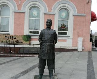 Нижний Новгород, ул. Большая Покровская. скульптура "Городовой"/nnintur.ru