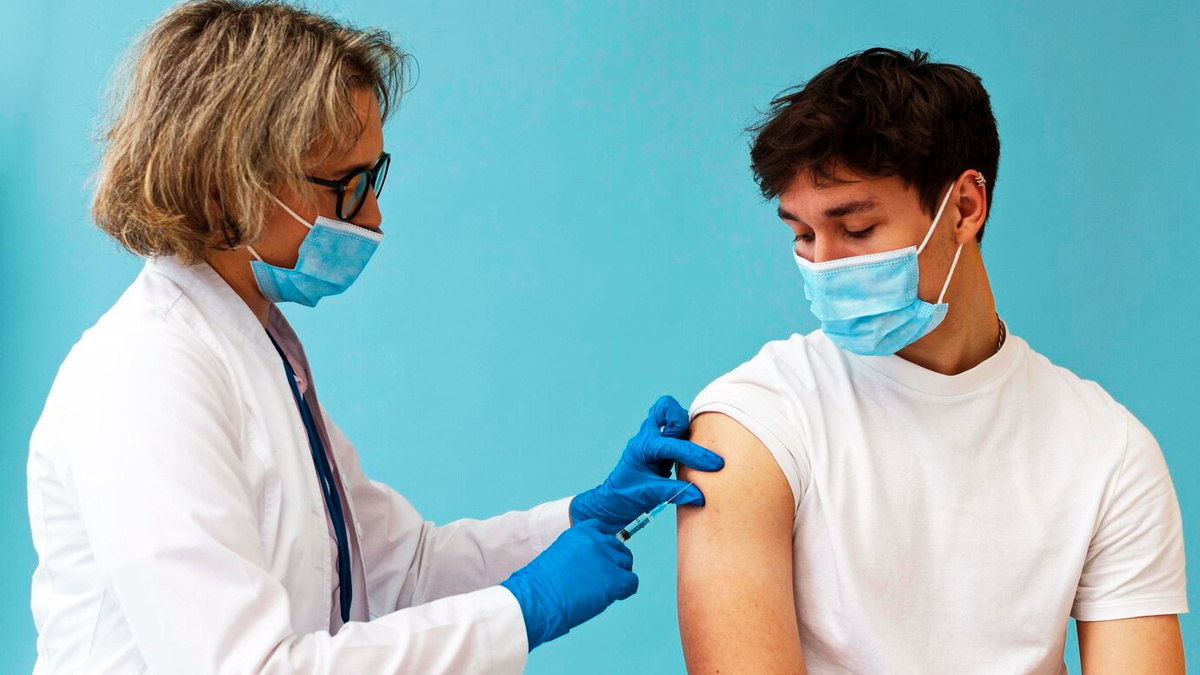    В ОКБ Ханты-Мансийска завершили прививочную кампанию против гриппа