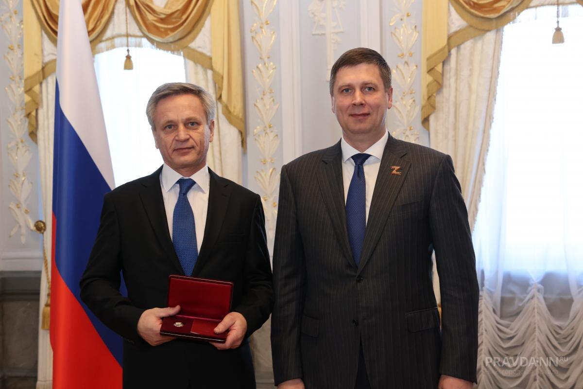    45 нижегородцев наградили за успехи в профессиональной деятельности