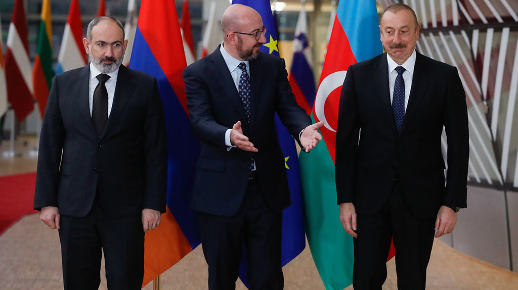 Премьер-министр Армении и президент Азербайджана вместе с европейским горе посредником