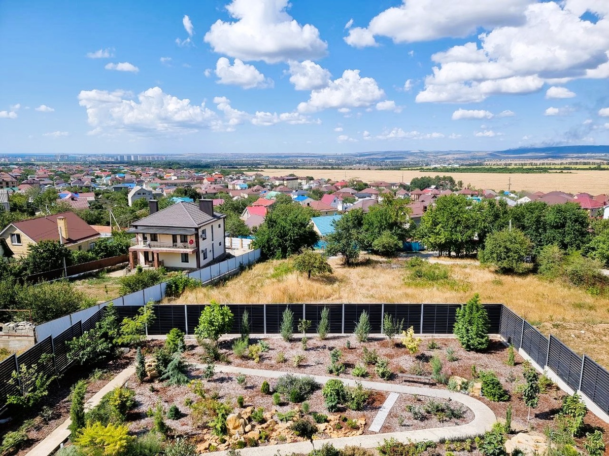 Чудесные виды и прекрасные перспективы. 😃 Мой сад.