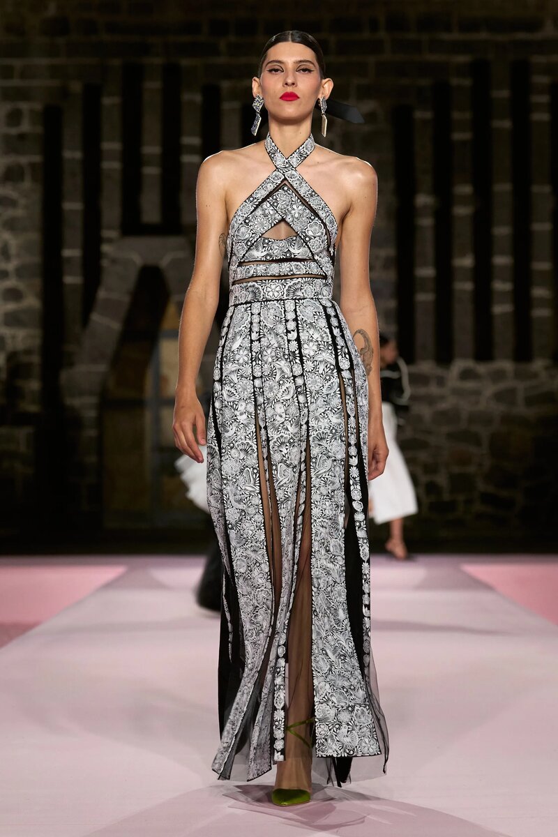 Carolina Herrera Resort 2025
