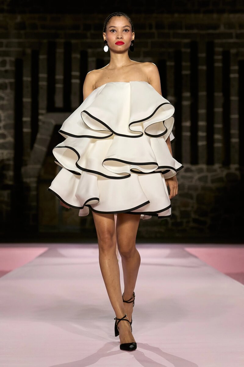 Carolina Herrera Resort 2025