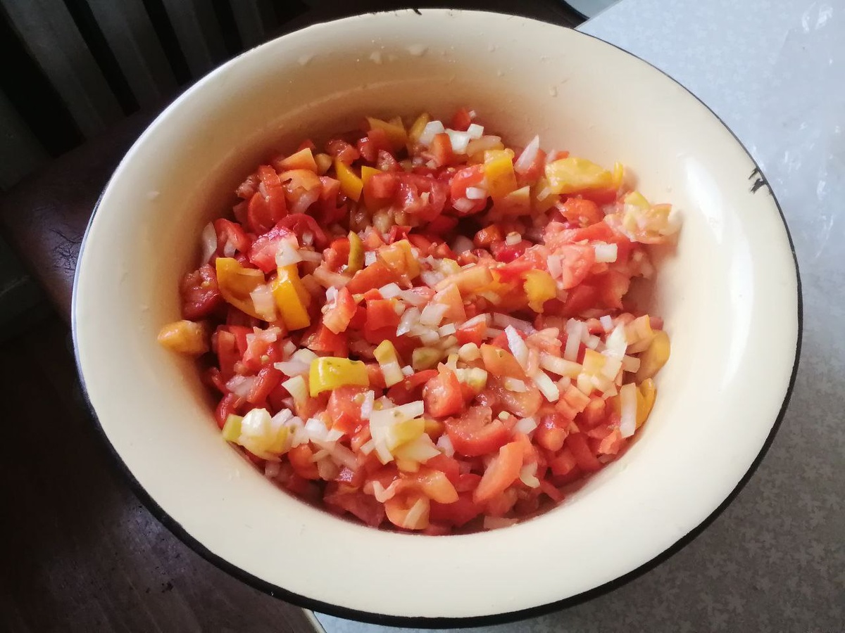 Салат из дачных помидоров, конец ноября. Как хранить помидоры