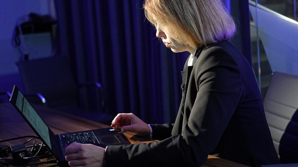     "Вам открытка": как не стать жертвой опасного вида аферы – спуфинга ИЗВЕСТИЯ/Павел Волков