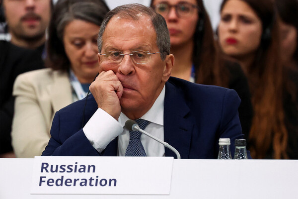 Сергей Лавров во время заседания Совета министров Организации по безопасности и сотрудничеству в Европе (ОБСЕ) в Та-Кали, Мальта, 5 декабря 2024 года / Florion Goga/Reuters   📷