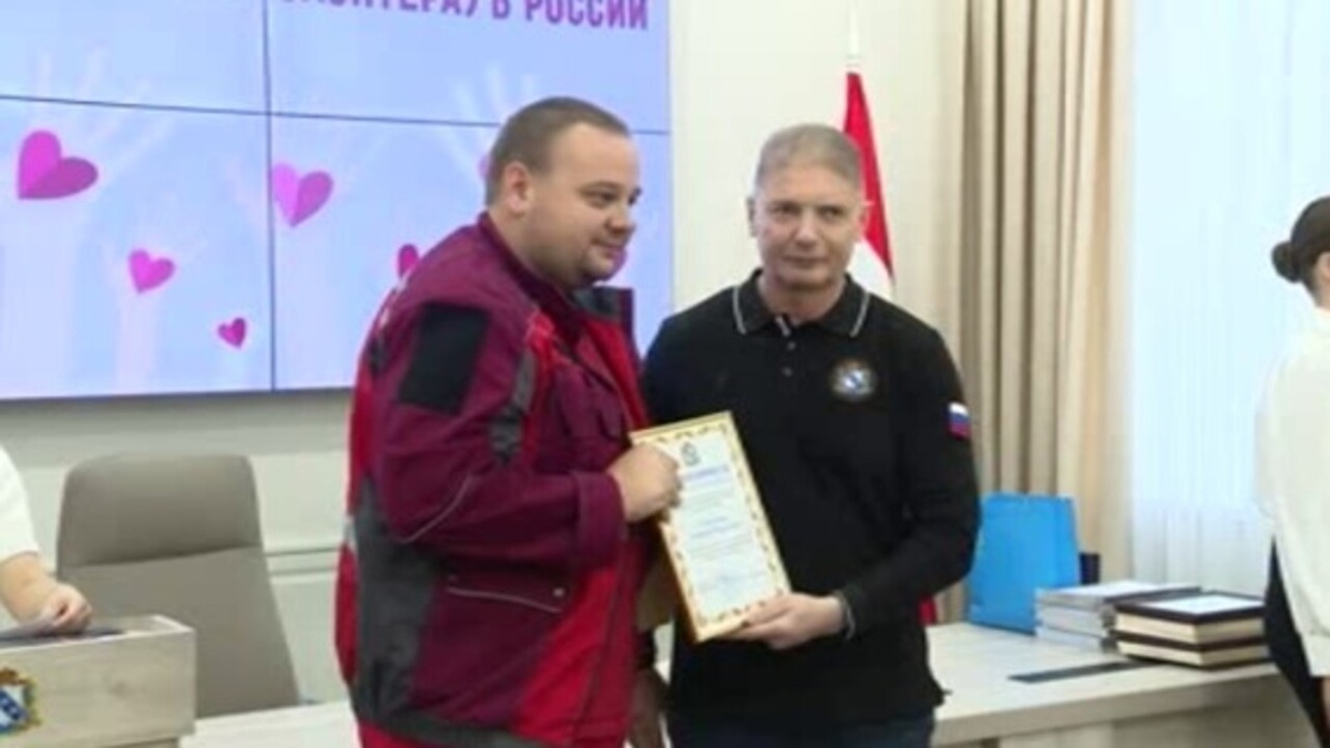    Сегодня поздравления принимали волонтёры курского "Красного креста"