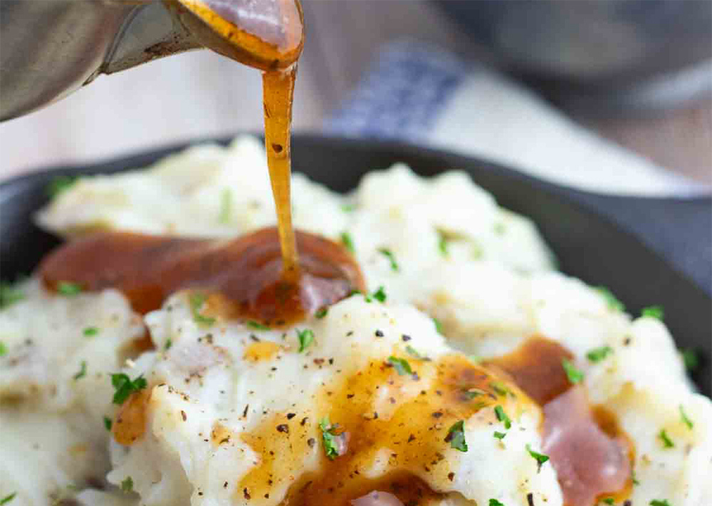 Картофельное пюре с соусом