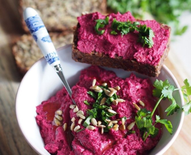 “Намазка” из свеклы с фасолью: новый рецепт и 3 хитрости. За уши не оттянешь: дома сказали, что ужина не надо - “намазка" есть