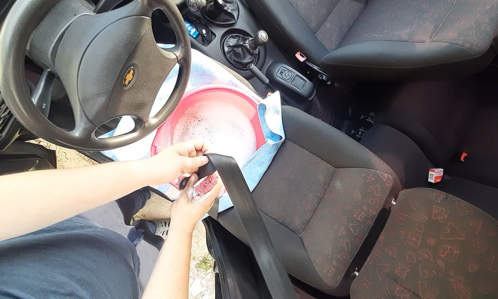 Стирка ремня безопасности