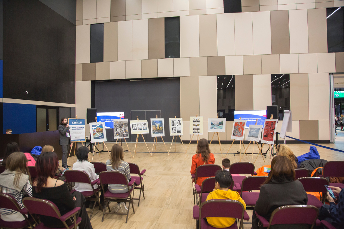 Илларион Владимирович открывает выставку