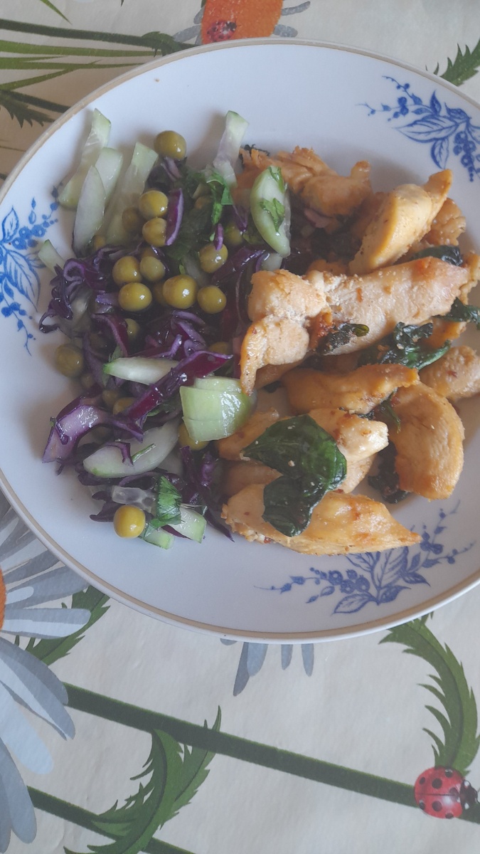 Курица со шпинатом