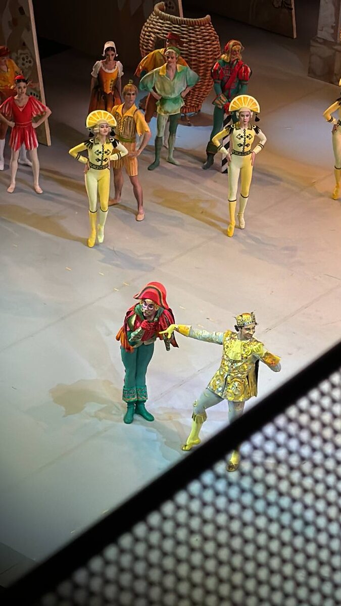 Синьор Помидор — Александр Водопетов. Принц Лимон — Игорь Цвирко.