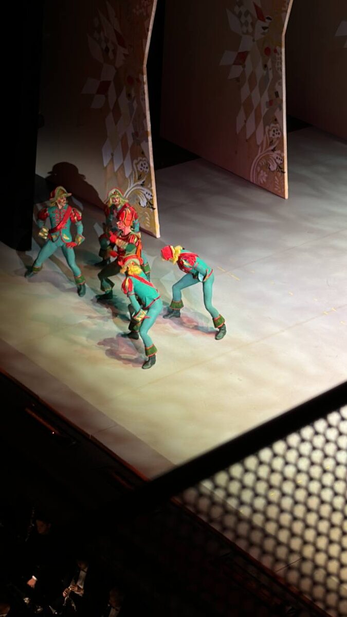 Синьор Помидор — Александр Водопетов. Полицейские: Дмитрий Дорохов, Дмитрий Екатеринин, Дмитрий Ефремов, Марк Орлов.