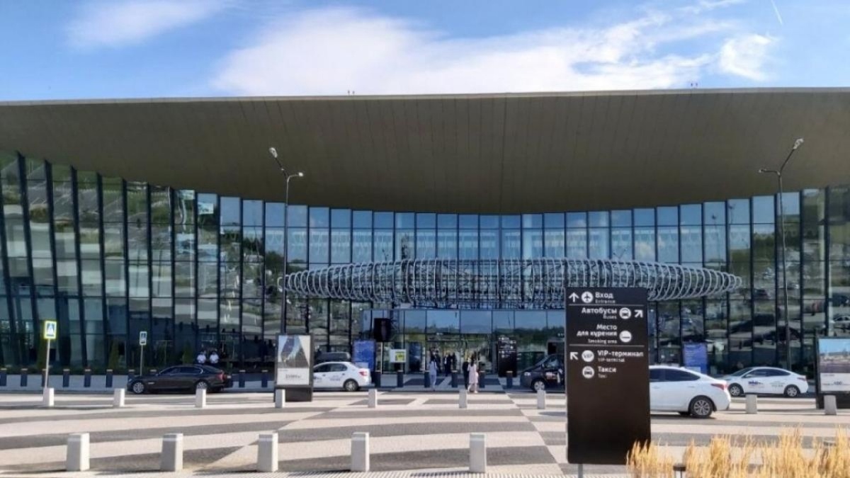    В аэропорту «Гагарин» вывеска «Саратов» потеряла букву и стала мемомНовости Саратова и области – Сетевое издание «Репортер64»