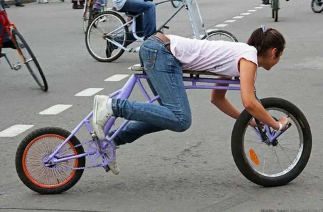 Так и в мире моды. Можно выдумать новый стиль, надеть на себя всё, что нравится, но в итоге только себе навредить.