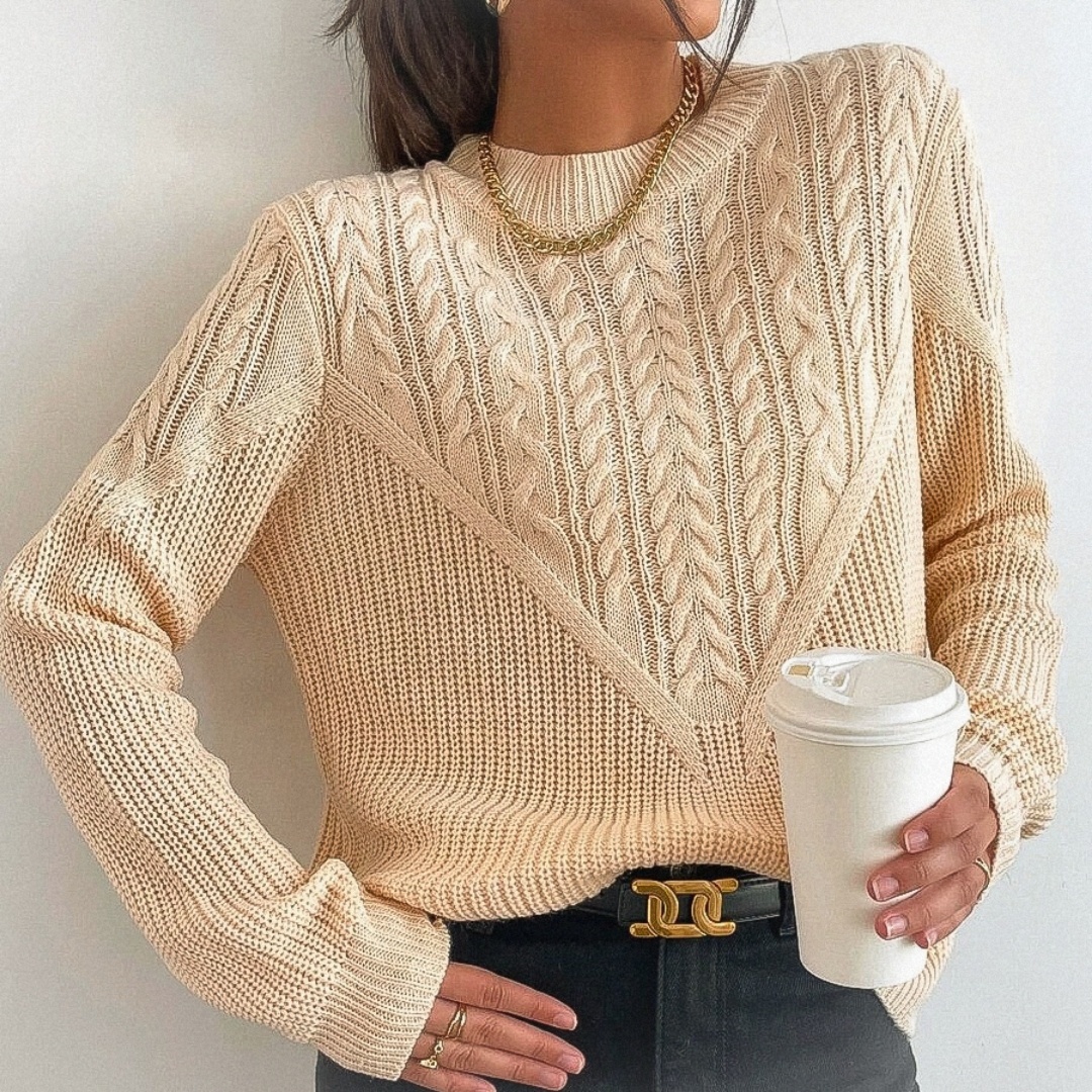 Нежно-розовый джемпер с треугольной кокеткой