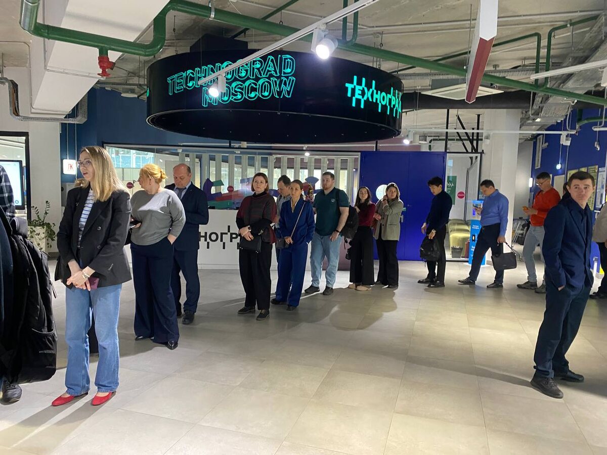 Очередь растянулась очень хорошо