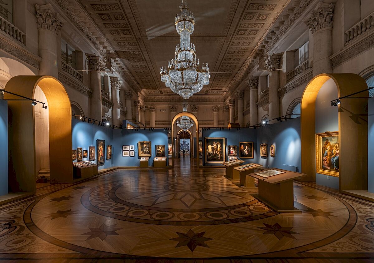 Выставка в Эрмитаже, приуроченная к 500-летию со дня смерти Рафаэля Санти.