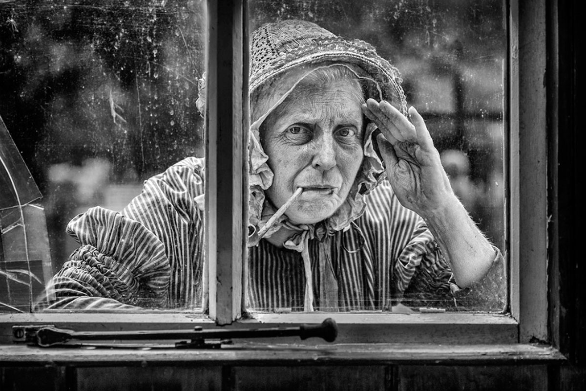 Психически больные люди не имеют возможности защититься от реальности, можно сказать, что они «живут без кожи»