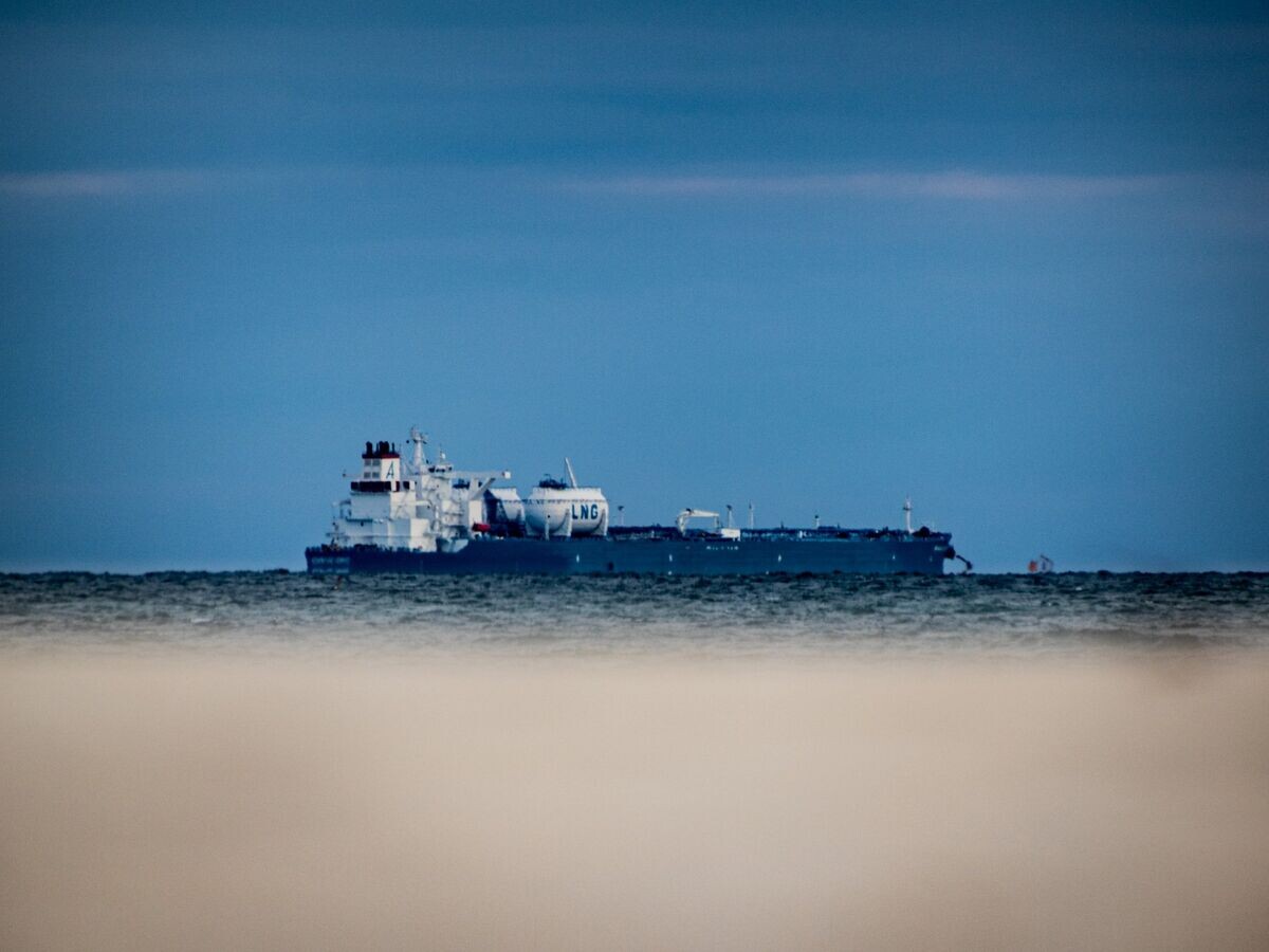    Танкер СПГ© Unsplash/Michael Starkie
