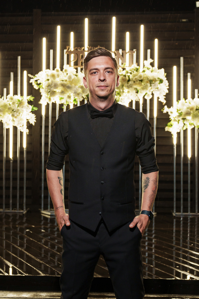 Иван Семёнов ведущий "EDWIN GROUP"