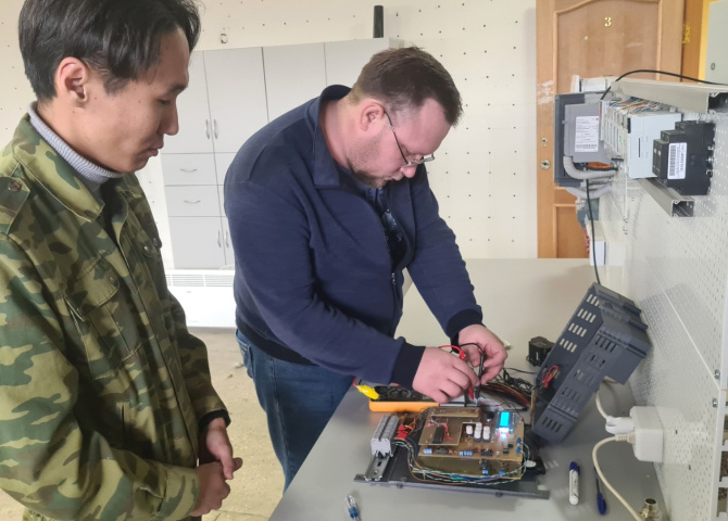 Ученые Забайкальского государственного университета создали прототип отечественного теплового контроллера / Фото: КРДВ