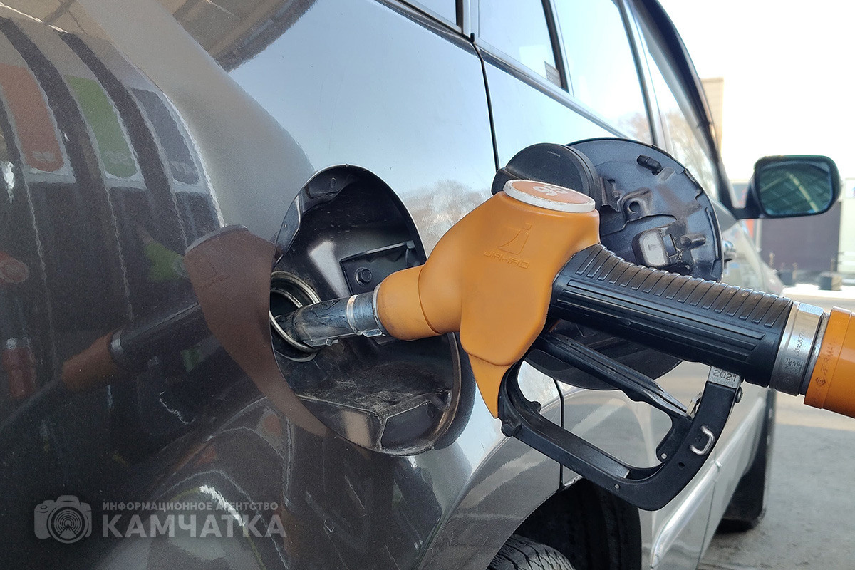 Фото: на АЗС ННК в Петропавловске-Камчатском / ИА «Камчатка»
