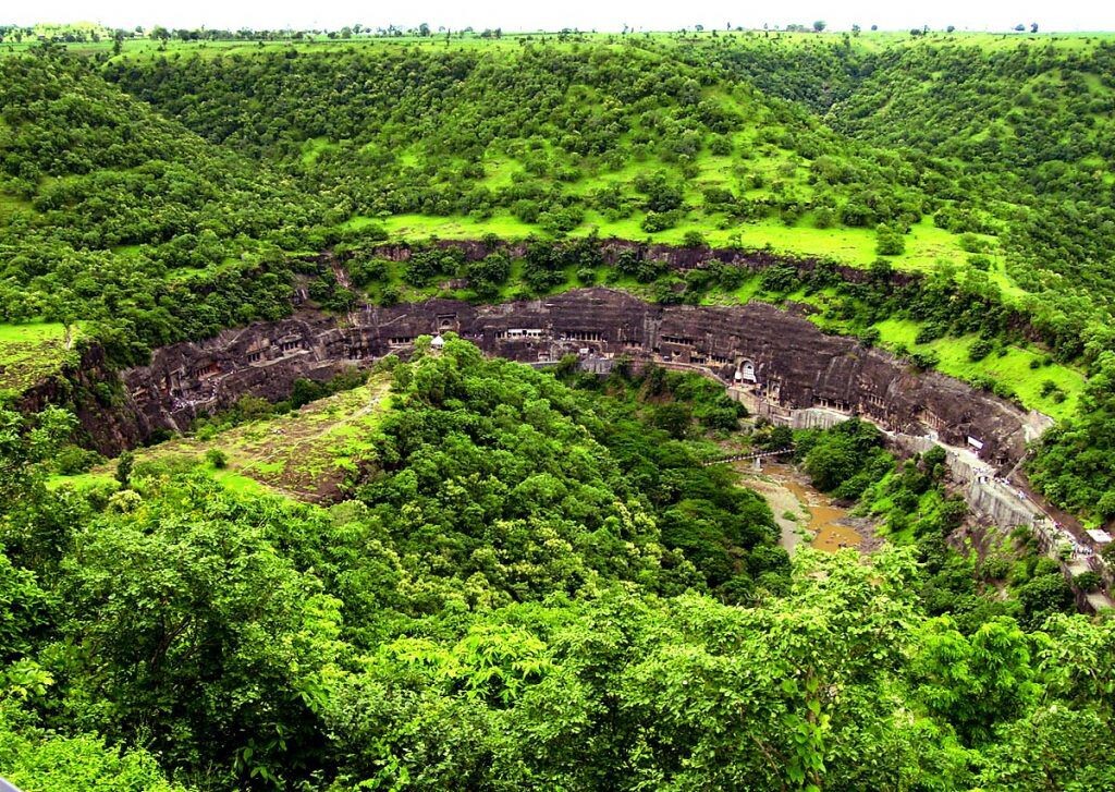 Вид на Аджанту сверху 