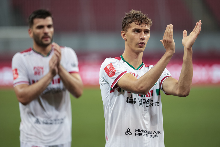    По информации «БИЗНЕС Online», теперь 19-летний Рожков будет получать на уровне игроков основного состава.   
Фото: «БИЗНЕС Online»