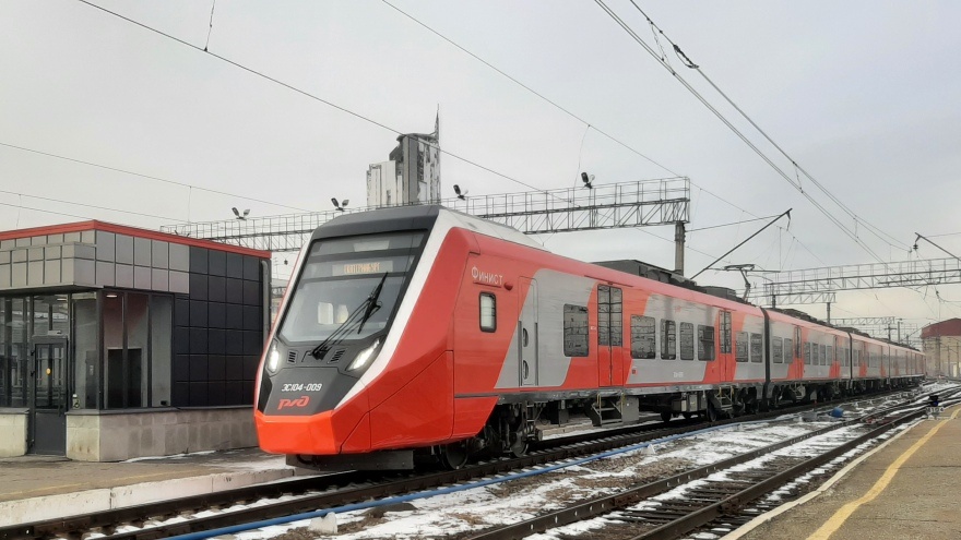 Электропоезд ЭС104 «Финист»