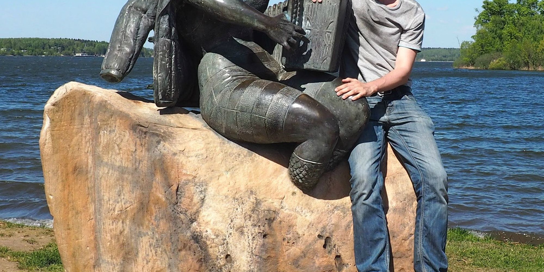 10 самых забавных памятников Подмосковья