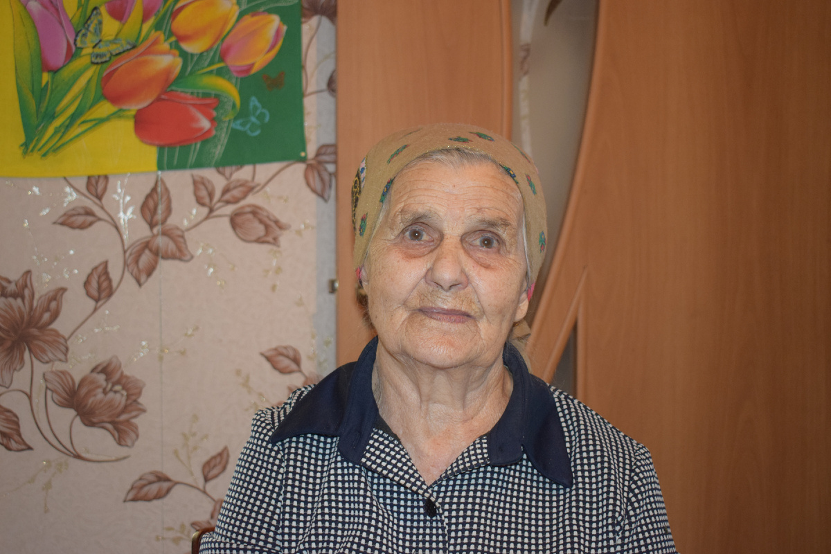 Нина Федоровна в свои 90 лет на здоровье не жалуется. /фото Александра Юшина, "присаянье"