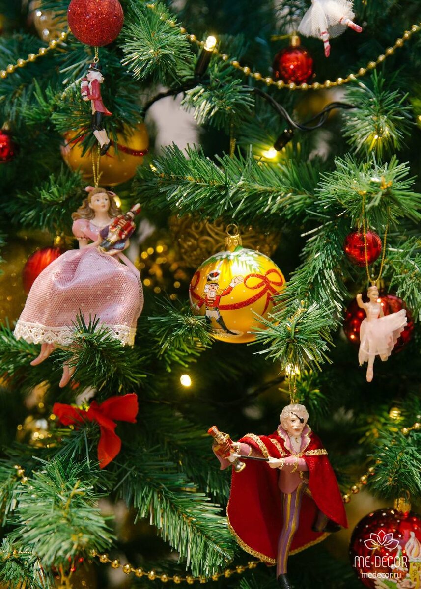 Выполнено декораторами Me Decor