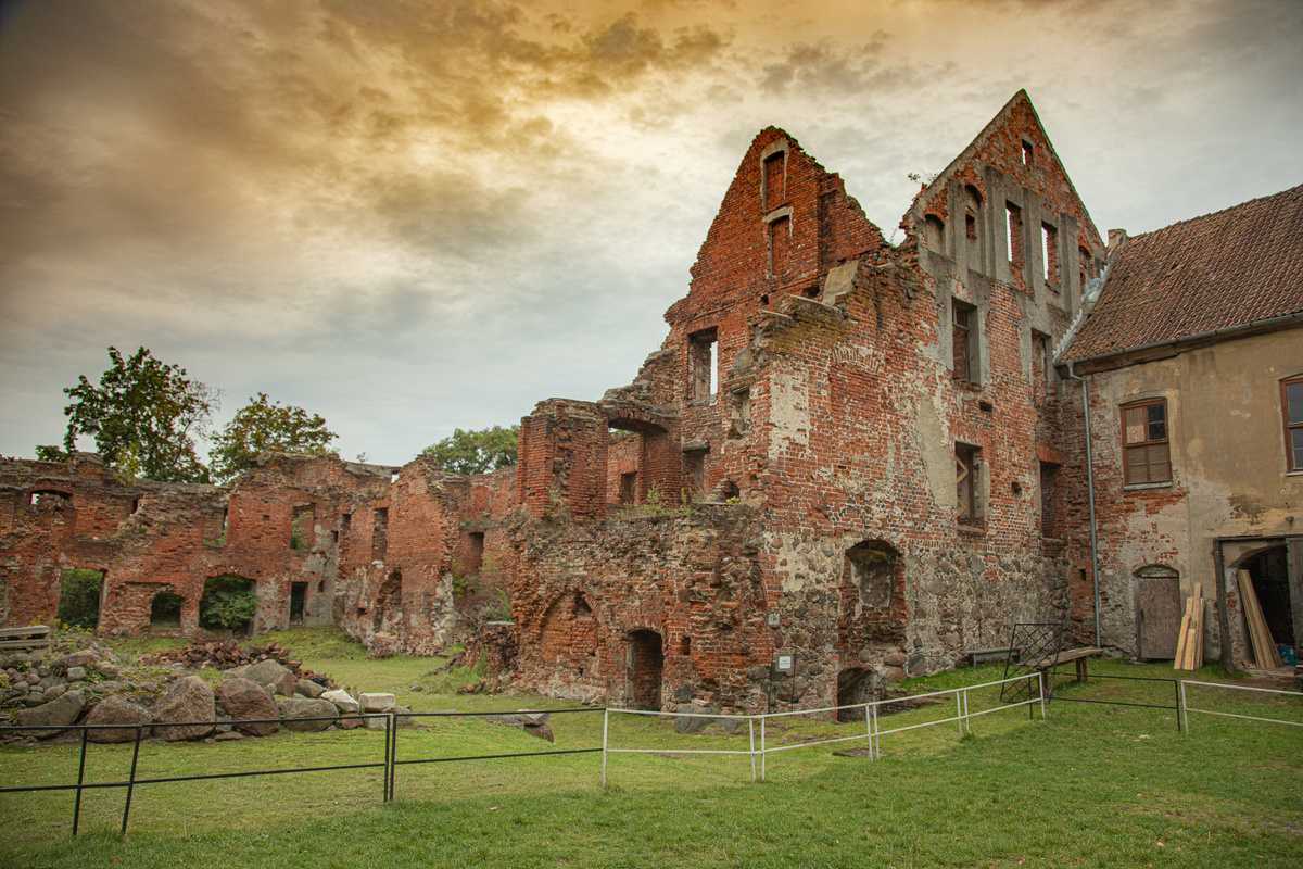 Руины замка Инстербург, фото Сергея Шандина
