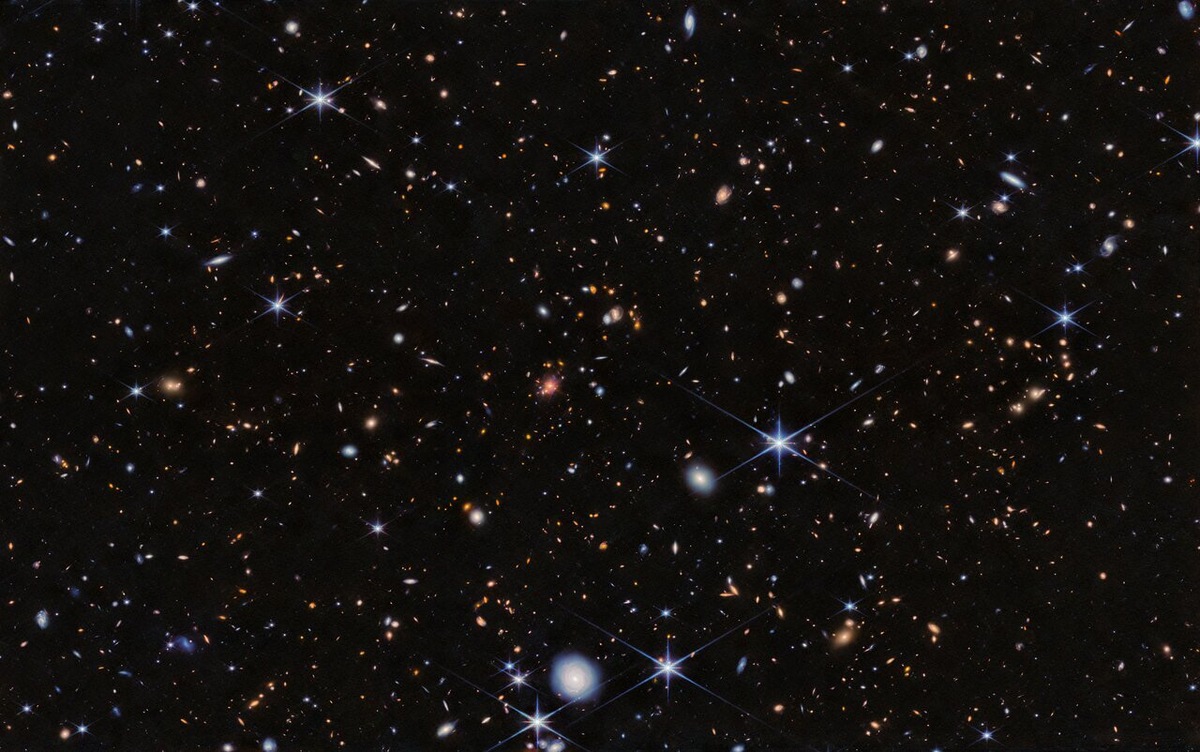 Протокластер Паутина, как его видит NIRCam JWST.    
 Источник: ESA / Webb, NASA & CSA, H. Dannerbauer  📷
