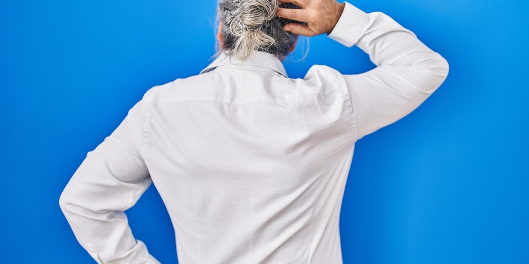 Как не сорвать спину при уходе за пожилым человеком?