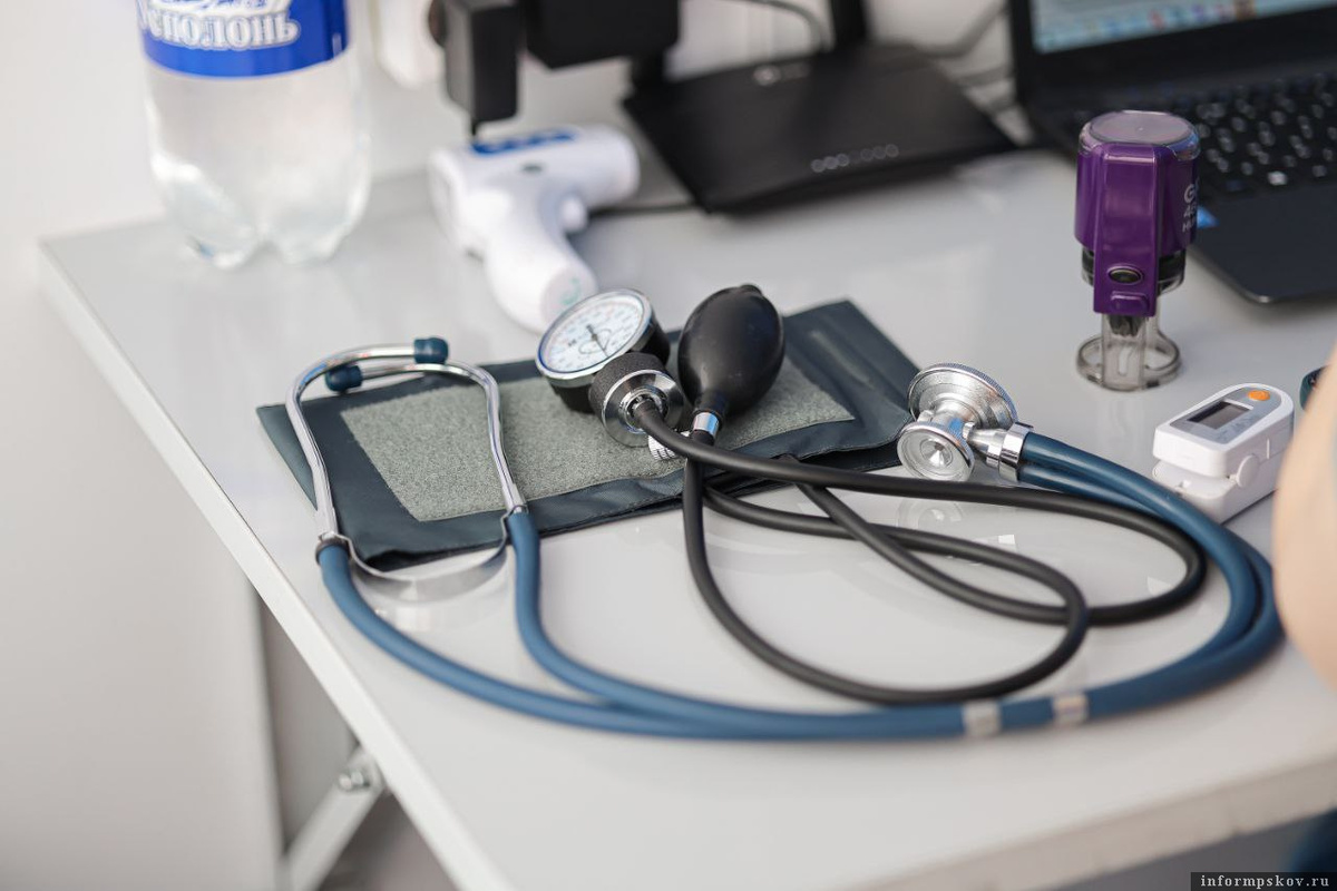 Голосование за лучшего медработника стартовало в Псковской области. Фото: ПАИ