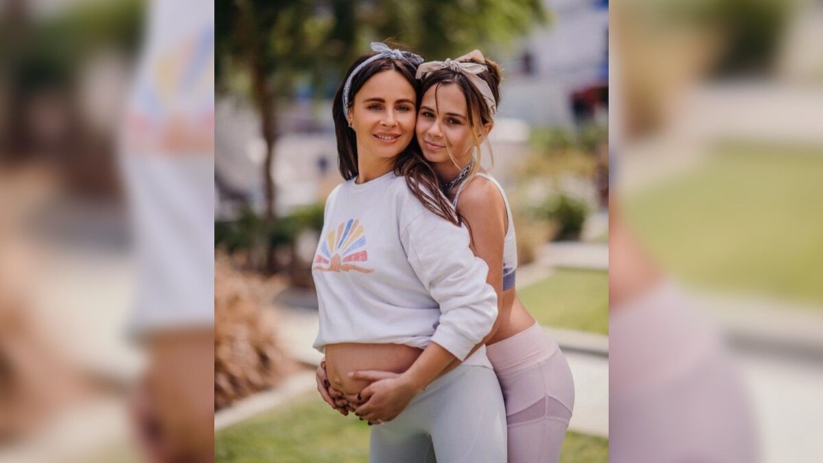    Саша Зверева и ее дочь Василиса