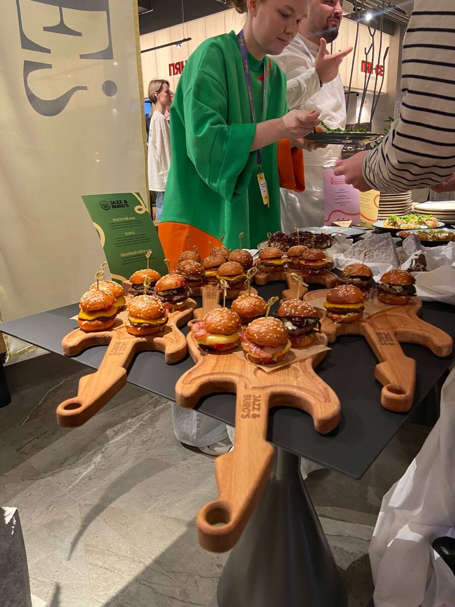 Листайте вправо, чтобы увидеть больше изображений