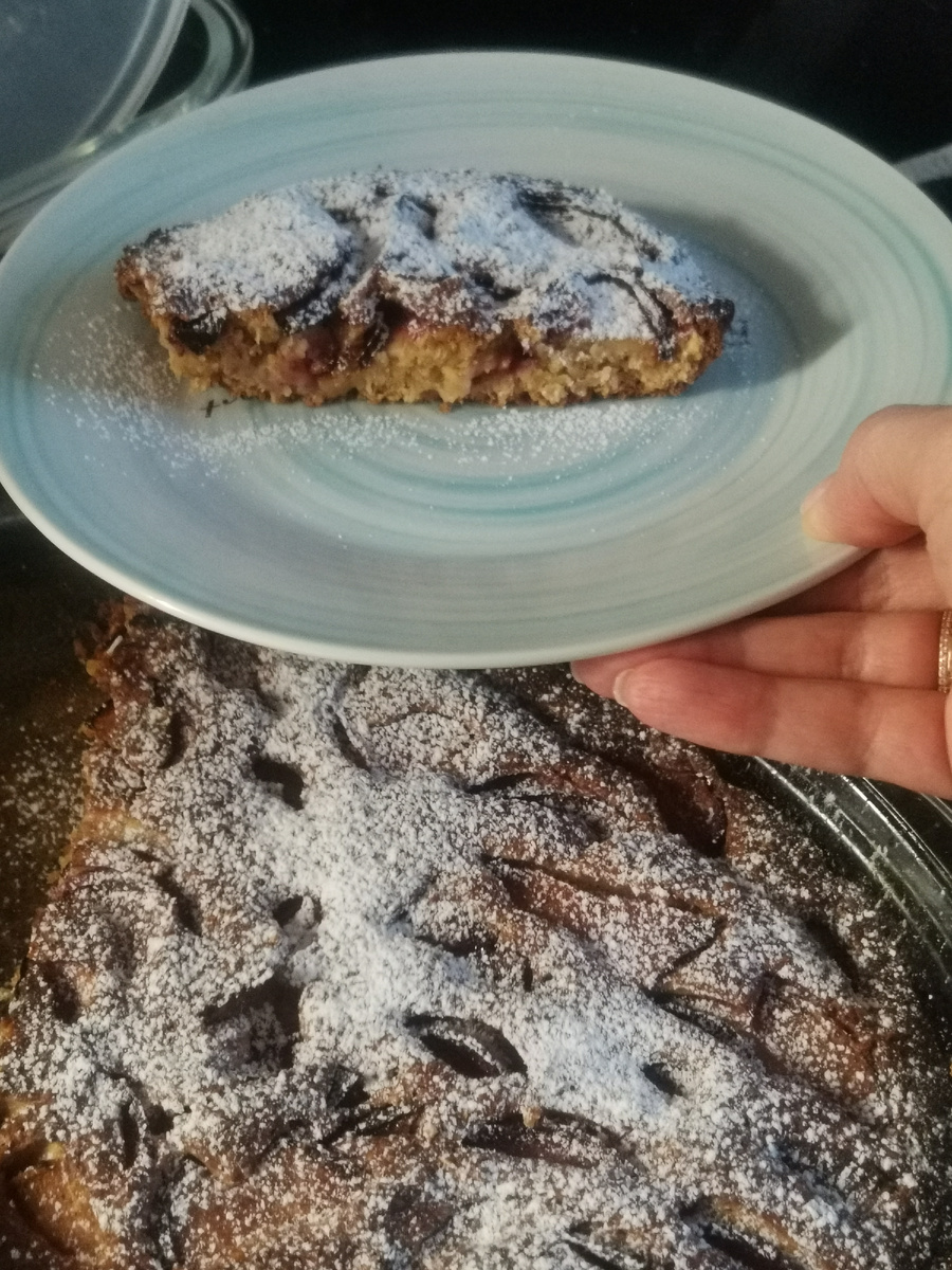 Вот такой он, мой сливовый пирог